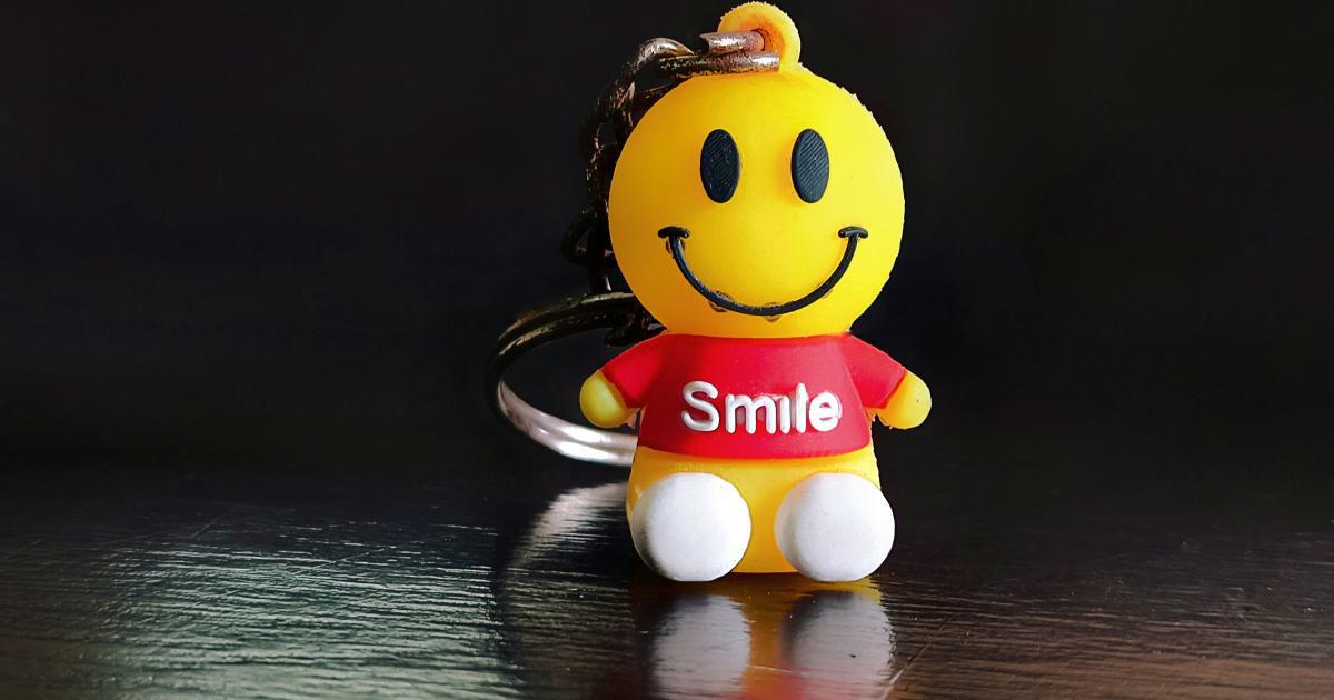 Réveil avec une personne souriante