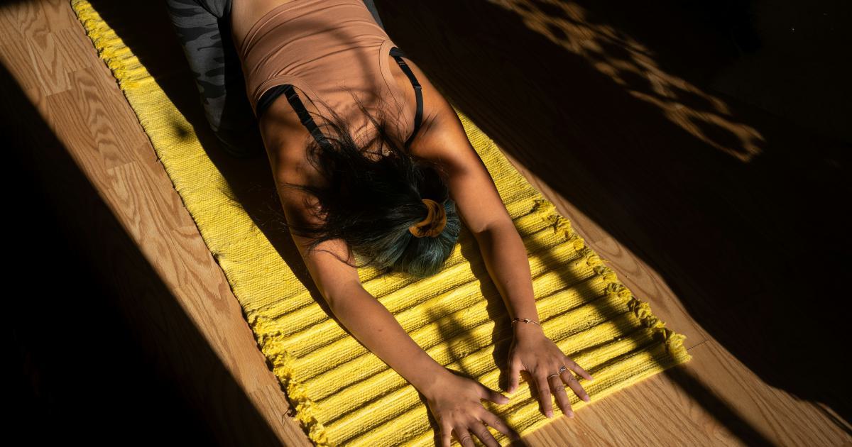 Schéma montrant l'alignement de la colonne vertébrale sur un matelas ferme