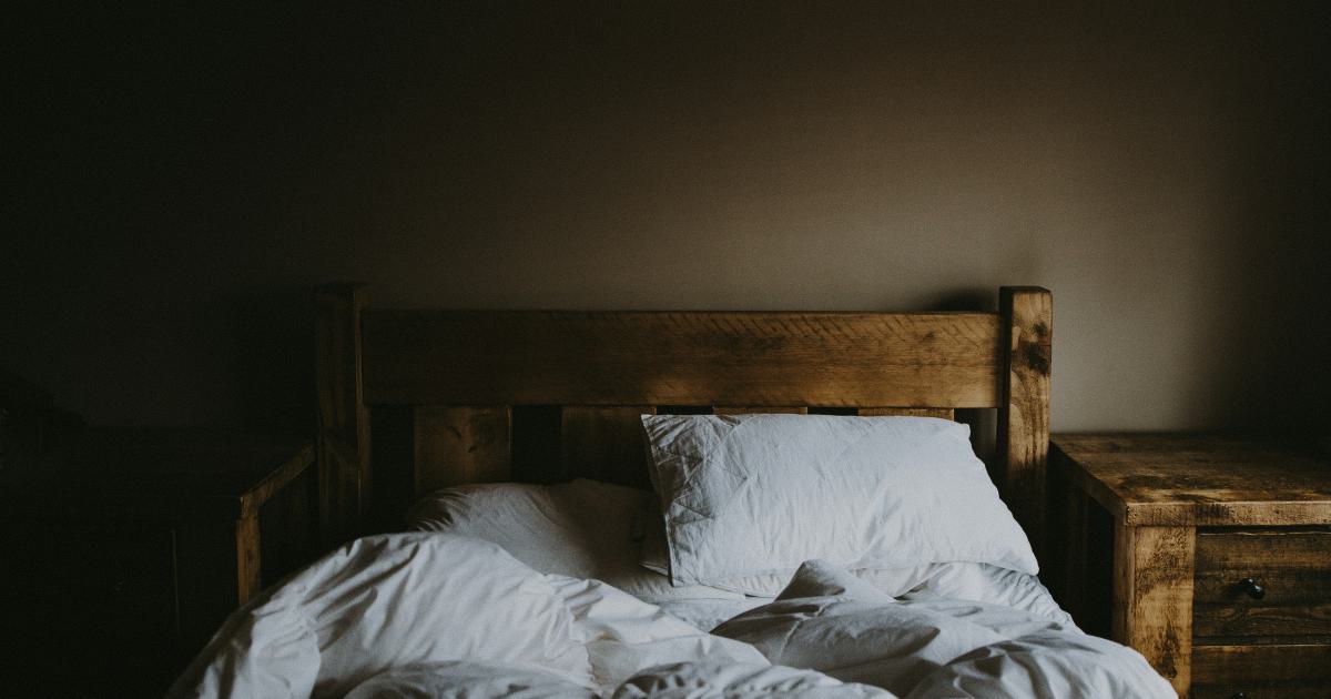 Guide simple pour entretenir un matelas ferme durablement
