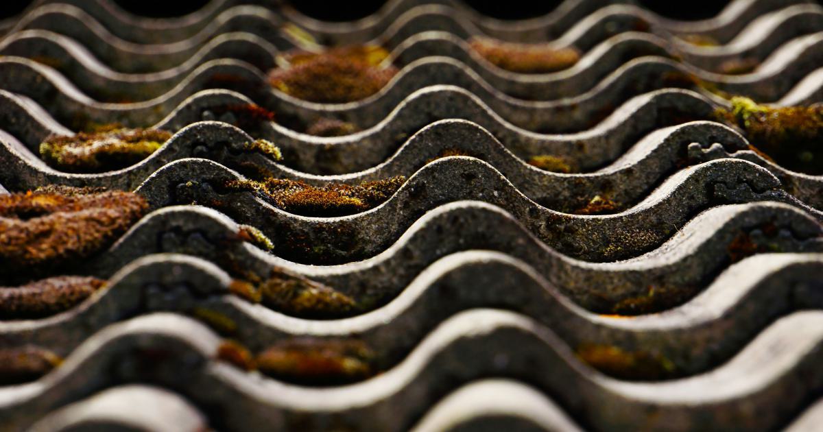Gros plan sur les ressorts biconiques d'un matelas