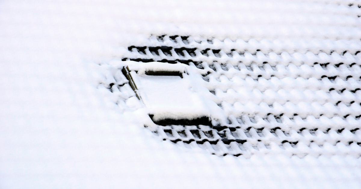 Gros plan sur la couture d'un matelas