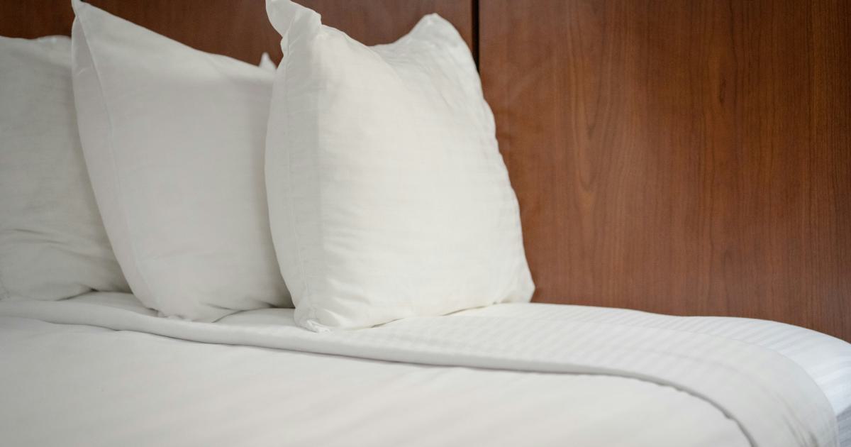 Gros plan sur le contrôle d'un matelas réglable