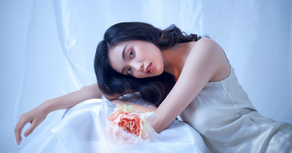 Femme appréciant un sommeil sain