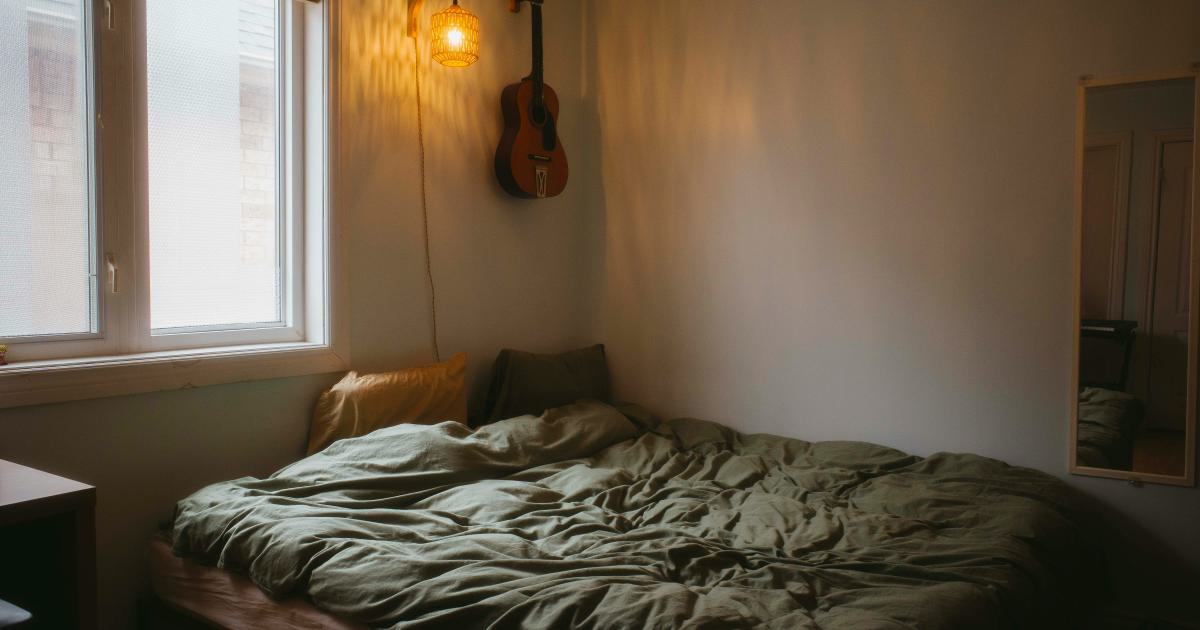 Transformer une pièce ordinaire en un havre de paix : le pouvoir des matelas décoratifs