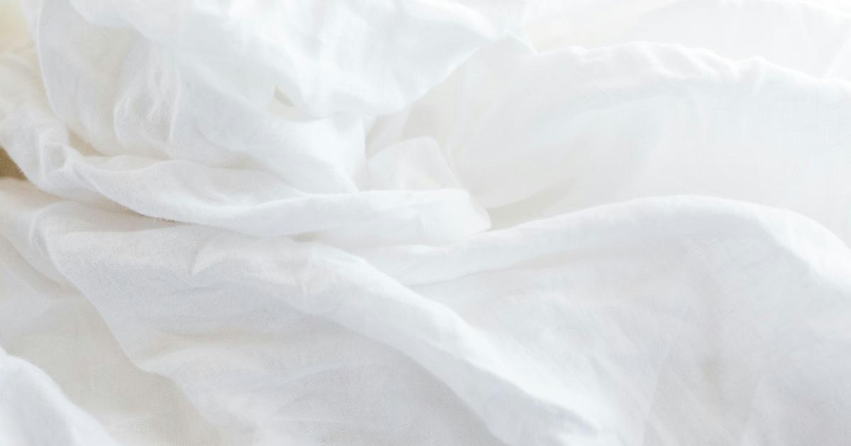 Draps de lit en coton peigné ou percale : lequel est le plus durable ?