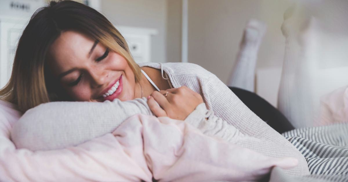 Émilie souriante au réveil