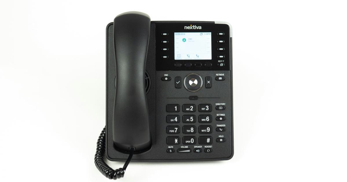Personne parlant au téléphone