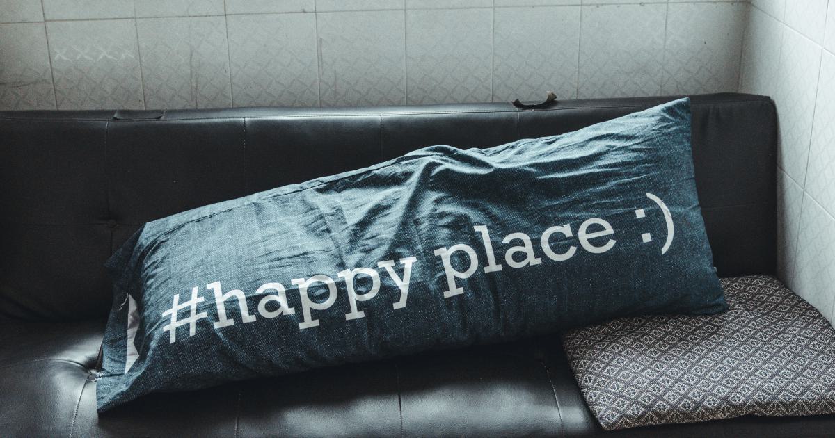 Personne heureuse dans son lit