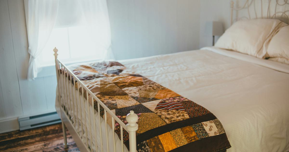 Illustration d'un matelas réglable posé sur un sommier