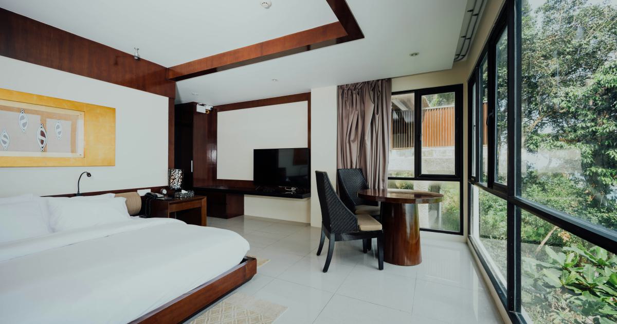 Chambre avec matériaux naturels