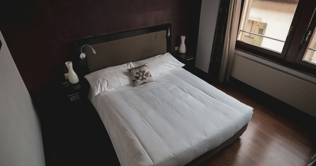 Cosy Bedroom with King Size Bed